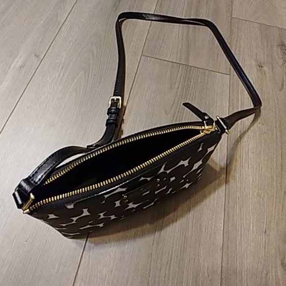 Kate Spade cross body purse - Picture 3 of 3